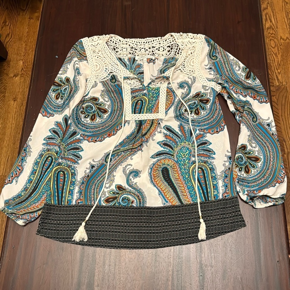Daniel Rainn cream paisley print blouse size small